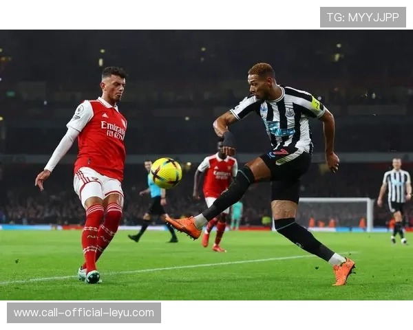 英超焦点战,比分3-2,绝杀球由前锋艾伦打入,控球率65%,射门次数21次 英超焦点战,比分3-2,绝杀球由前锋艾伦打入,控球率65%,射门次数21次